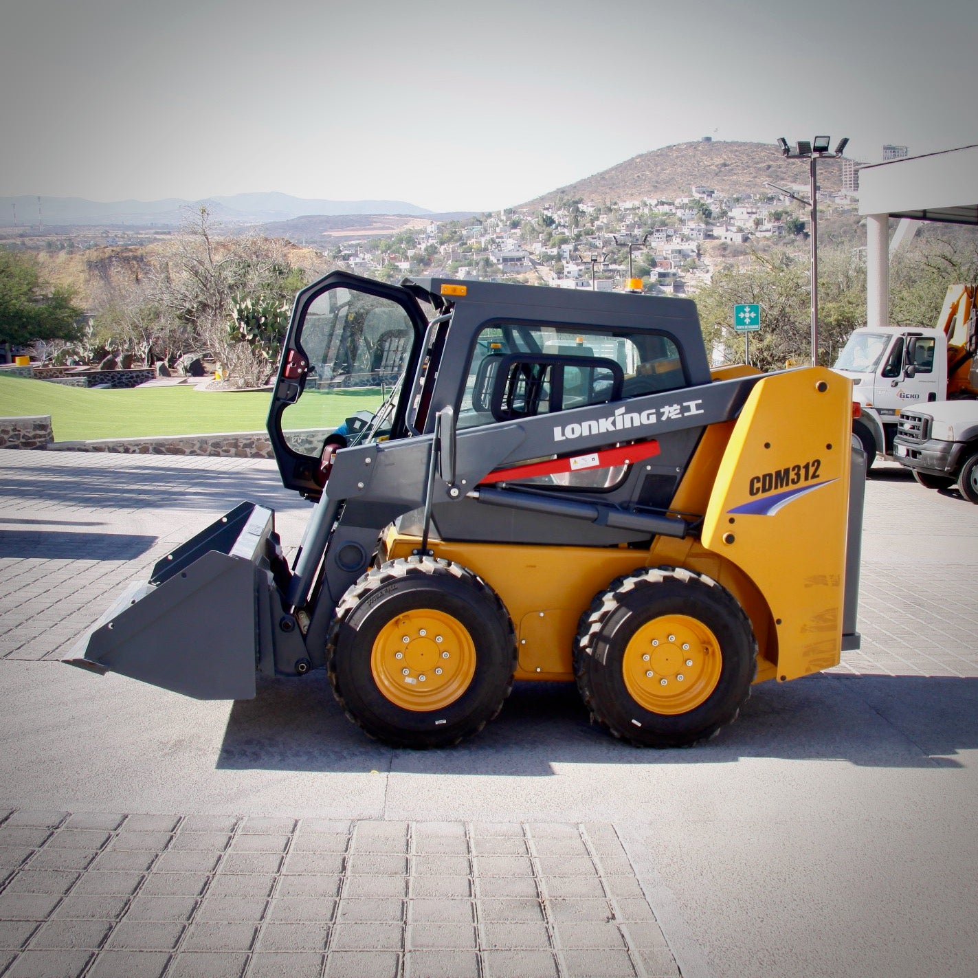 Mini-cargador de 1.2 toneladas CDM312