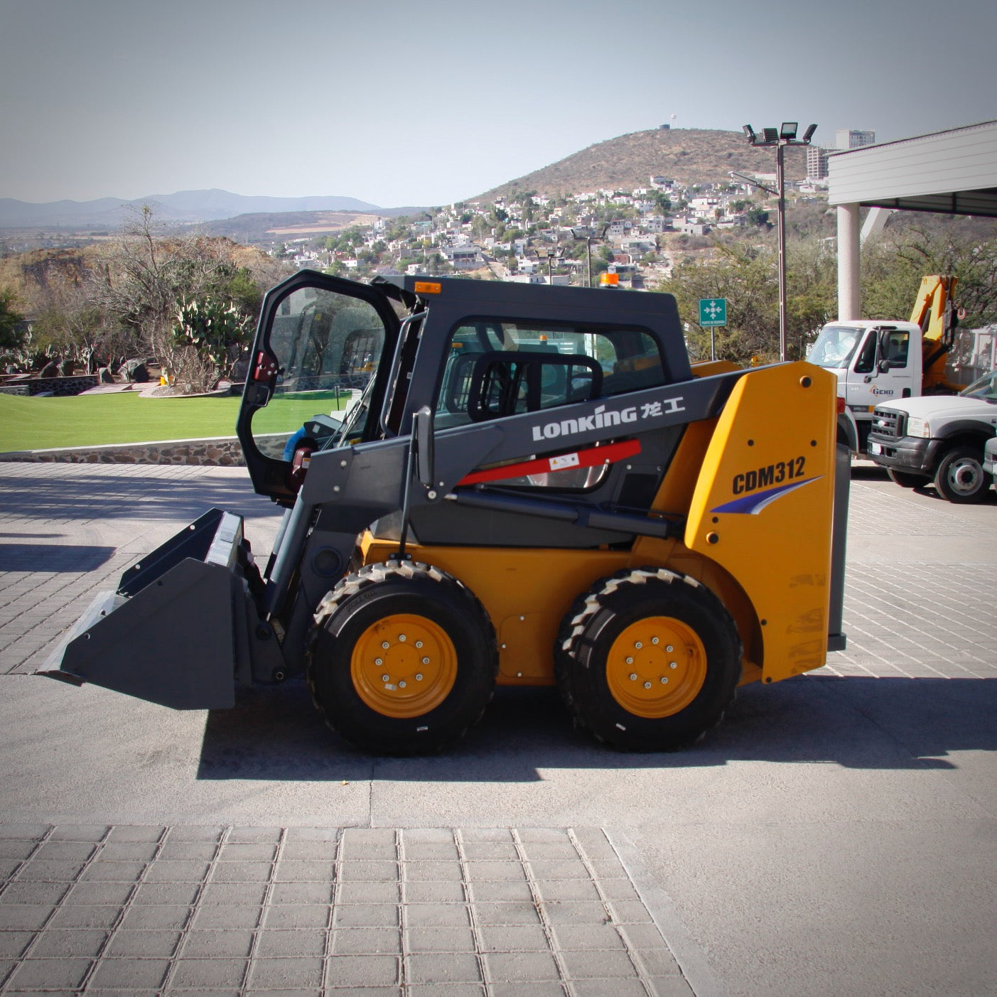 Mini-cargador de 1.2 toneladas CDM312