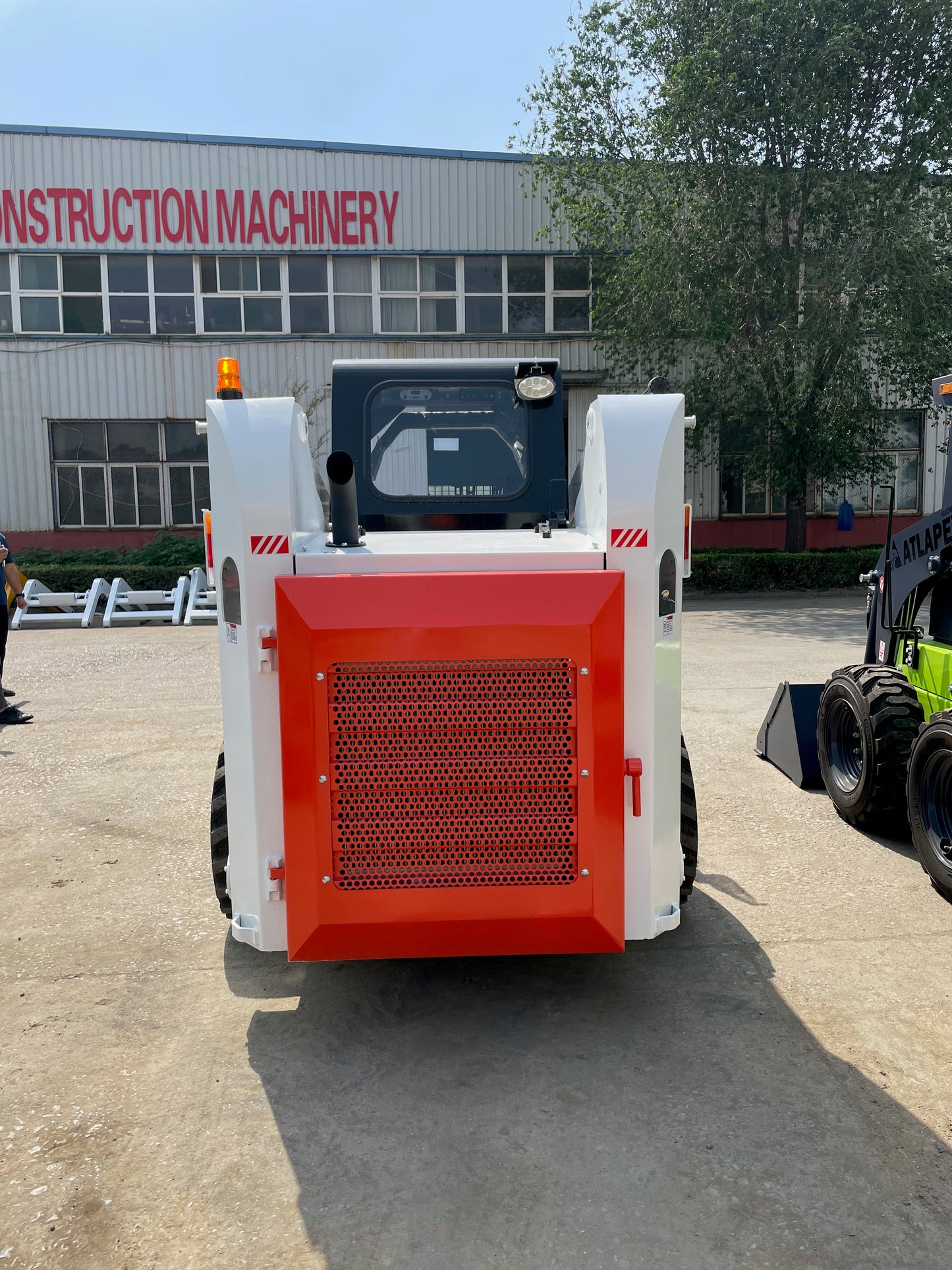 Mini-cargador de 60 HP SKT85