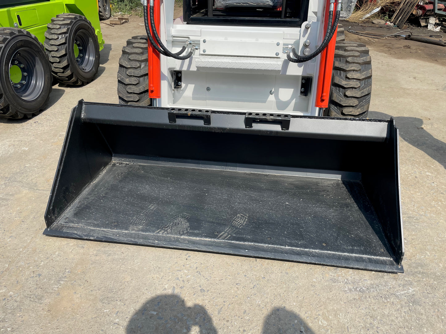 Mini-cargador de 60 HP SKT85