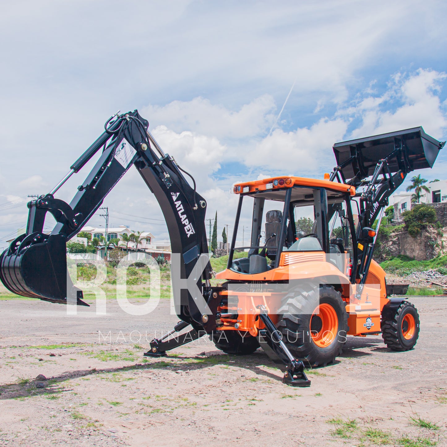 Retroexcavadora BK100R de 94 HP.