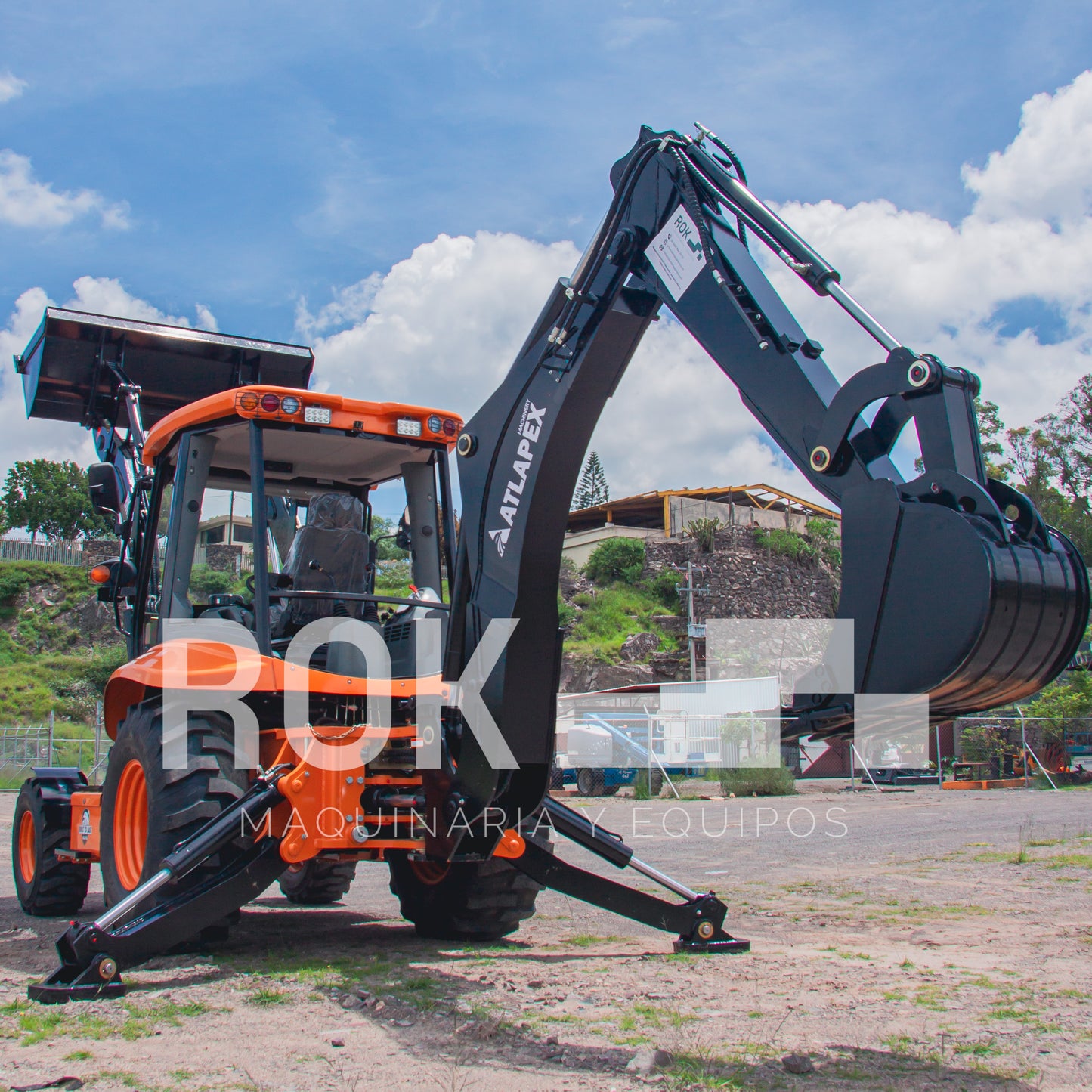 Retroexcavadora BK100R de 94 HP.