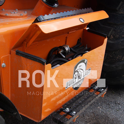 Retroexcavadora BK100R de 94 HP.